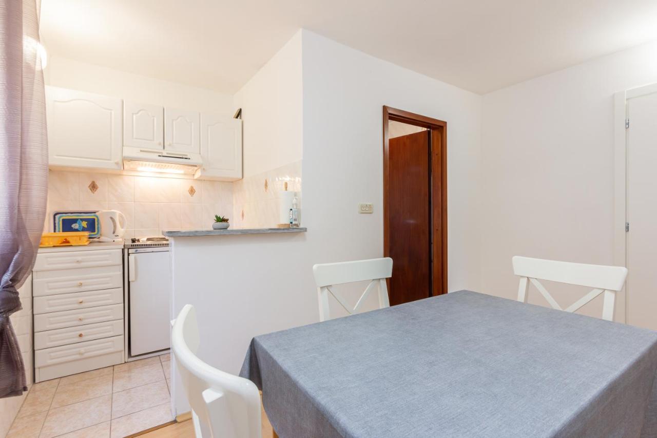 Apartments Marin With Sea View Baska  Ngoại thất bức ảnh