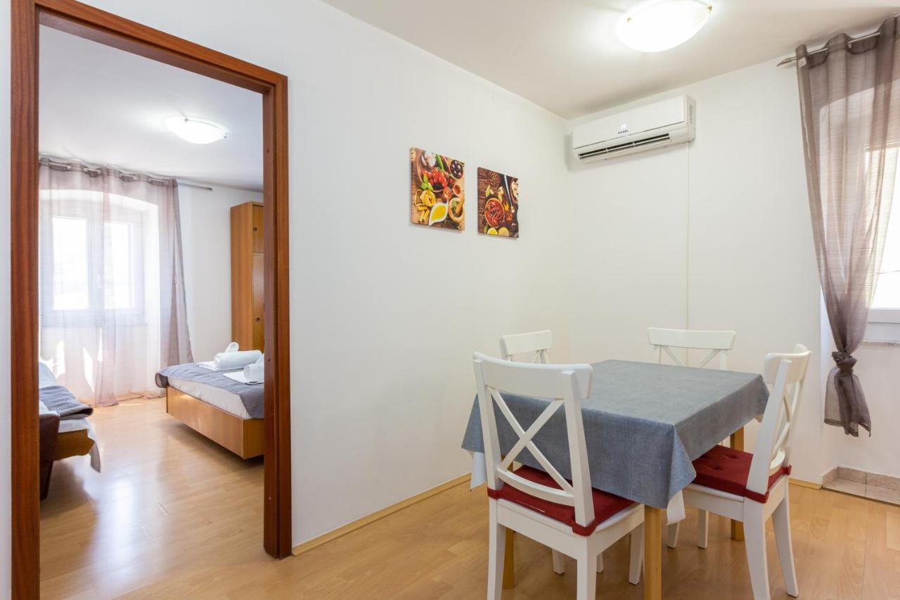 Apartments Marin With Sea View Baska  Ngoại thất bức ảnh